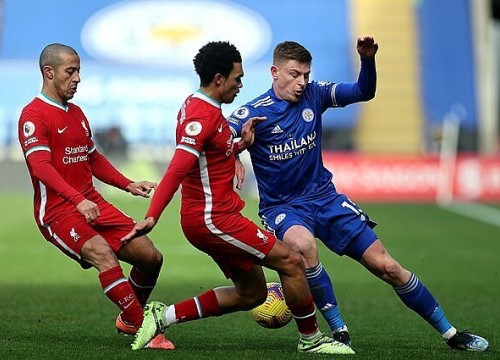 Klopp bất bình với bàn gỡ của Leicester