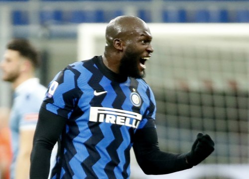 Lukaku tỏa sáng đưa Inter lên ngôi đầu Serie A