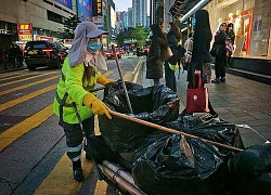 Người quét rác ở Hong Kong 'ấm lòng' ngày Tết