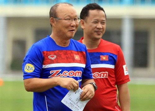 Trợ lý Lê Huy Khoa: 'Bóng đá mang lại cho ta nhiều trải nghiệm hơn là tiền bạc'