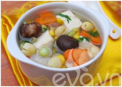 Canh rau củ thập cẩm chay nóng hổi