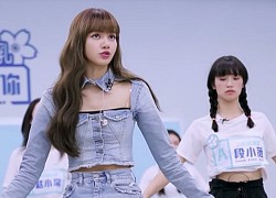 Lisa (BLACKPINK) lại phải xuất hiện online ở Thanh Xuân Có Bạn 3 do ảnh hưởng của dịch bệnh?