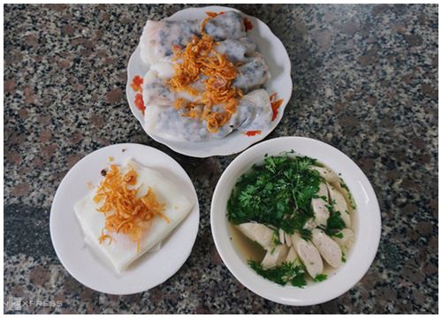 Lý do bánh cuốn Hà Giang chấm nước xương