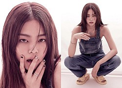 Full không che ảnh tạp chí đang hot của Jennie (BLACKPINK): "Mất máu" cảnh mặc độc quần yếm, tóc lởm chởm vẫn xinh hết chỗ chê