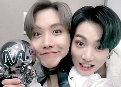 J-Hope nhận món quà nhìn muốn xỉu ngang từ Jungkook