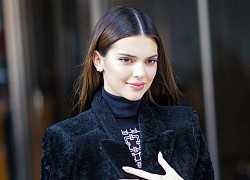 Kendall Jenner trình diễn thời trang