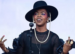 Lauryn Hill là nữ rapper đầu tiên nhận được chứng nhận kim cương của RIAA cho album đầu tay