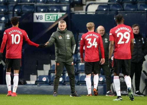 Solskjaer khích các cầu thủ MU 'đánh bật' Man City