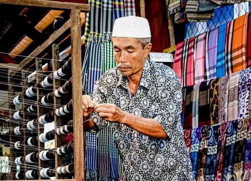 Văn hóa trang phục của người Chăm Islam ở Nam Bộ