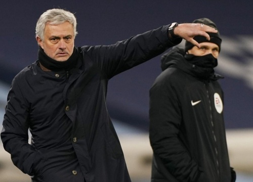 Chuyện gì đã xảy ra với Jose Mourinho?