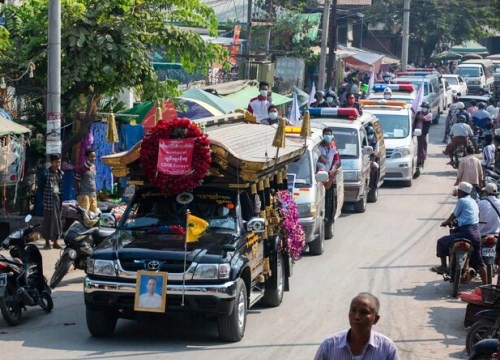 Đám tang một người biểu tình Myanmar