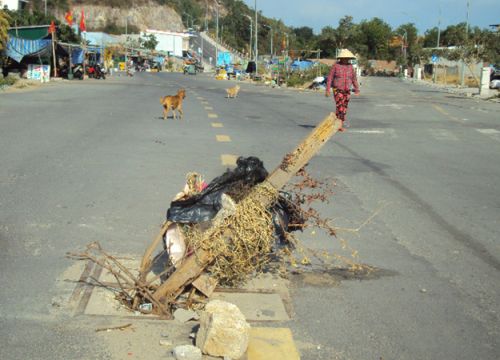 Đề nghị thay nắp hố ga mới