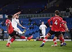 Leeds phả hơi nóng vào Tottenham