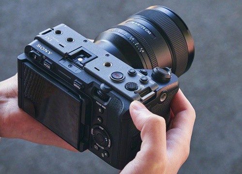 Sony FX3 ra mắt: máy ảnh full frame nhỏ gọn dòng Cinema giá phải chăng nhất