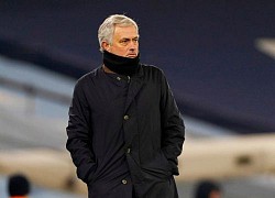 Tottenham sụp đổ vì Mourinho