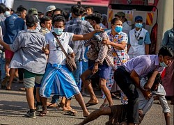 Các nhóm biểu tình Myanmar đụng độ