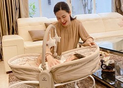 Con gái Đông Nhi chưa tròn 1 tuổi đã là "thánh hóng chuyện": Miễn được gọi là toe toét cười, giờ mới hiểu sao được bố mẹ "nghiện" thế!