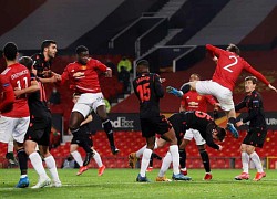 Man Utd thoát thua dù chịu phạt đền