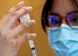 Moderna thử nghiệm vaccine ngăn biến chủng nCoV từ Nam Phi lây lan