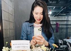 Son Ye Jin tung ảnh selfie rạng ngời, ai dè bị "dìm" nhan sắc đến mức mỹ nhân Vườn Sao Băng cũng phải vào góp ý