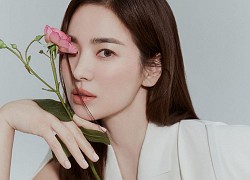 Song Hye Kyo đăng bức ảnh quảng cáo "sương sương" thôi cũng thấy thần thái cực chuẩn "nữ thần"