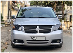 Xe gia đình 'độc, lạ' Dodge Caravan 12 năm tuổi tại Việt Nam