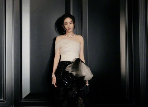 Biến căng: Stylist của Triệu Lệ Dĩnh bóng gió chuyện Dương Mịch diện đồ Haute Couture "hàng fake", còn là đồ cổ 10 năm trước?