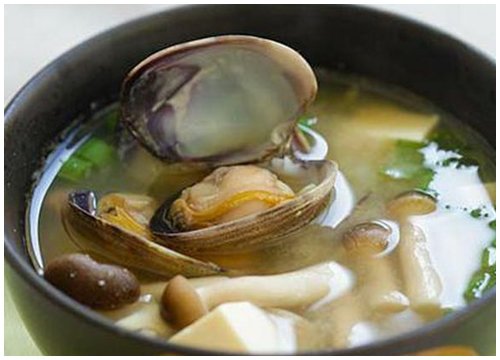 Canh miso nấu ngao cho bữa tối nhanh gọn, đủ chất, lại chẳng sợ béo