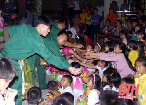 Kết nghĩa cụm dân cư hai bên biên giới: Góp phần giữ vững sự bình yên cho vùng biên cương