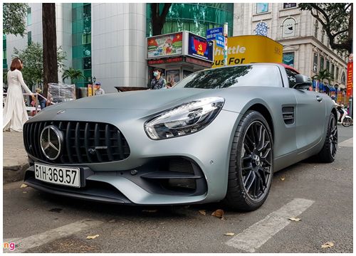 Mercedes-AMG GT Roadster độc nhất Việt Nam tái xuất tại TP.HCM