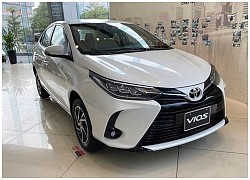 Ra đại lý, giá bán Toyota Vios 2021 giảm nhẹ cạnh tranh Honda City, Hyundai Accent