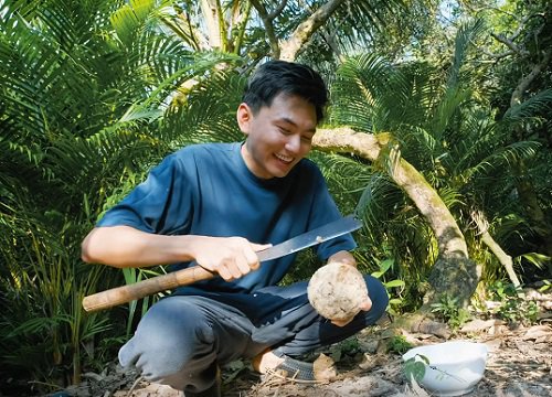 Trở lại sau thời gian mất tích, Vlogger Khoai Lang Thang bị 'soi' chỉ vì 1 chi tiết