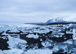 Bãi biển 'kim cương' tuyệt đẹp ở Iceland