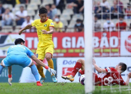 HLV Viettel không xem HAGL là ứng viên số một V.League