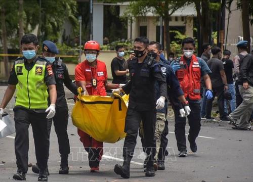 Indonesia điều tra vụ nổ tại nhà thờ theo hướng đánh bom liều chết