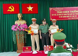 Khen thưởng 2 CSGT TP.HCM mở đường dẫn xe chở sản phụ 'đẻ rớt'