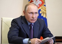 Putin 'phản ứng nhẹ' sau tiêm vaccine Covid-19