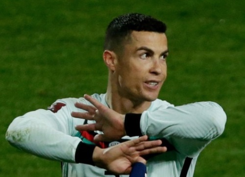 Tranh cãi sau bàn thắng bị từ chối của Ronaldo