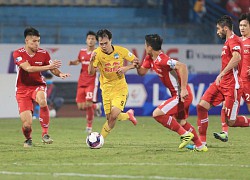 Trọng tài V.League phải đặc biệt coi chừng những cú ngã của Văn Toàn