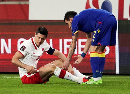 Bayern mất Lewandowski ở tứ kết Champions League