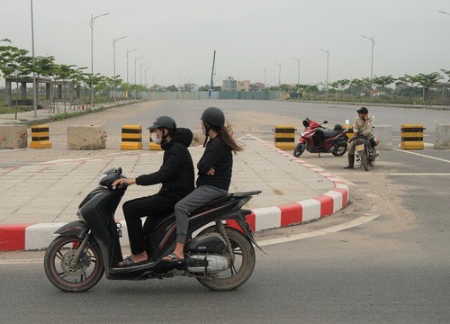 Khối bê tông 'bẫy' người dân trên tuyến đường đẹp nhất Hải Phòng