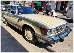 Mercedes 560 SL hơn 35 tuổi độc nhất Việt Nam