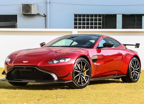 Minh 'nhựa' chi 15 tỷ sắm Aston Martin V8 Vantage bản độ đặc biệt, trang trí lại xe kiểu độc nhất vô nhị