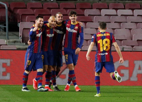 Barca ngược dòng vào chung kết Copa del Rey