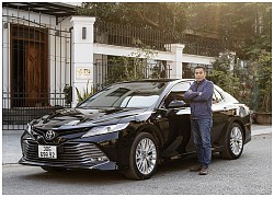 Doanh nhân 8X đánh giá Toyota Camry: Thiết kế thuyết phục từ cái nhìn đầu tiên, tiện nghi tiệm cận xe sang