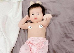 Đông Nhi tung ảnh 'xí hổ' của tiểu công chúa Winnie