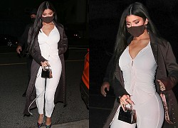 Dự sinh nhật bạn thân nhưng Kylie Jenner lại ăn diện chiếm trọn spotlight