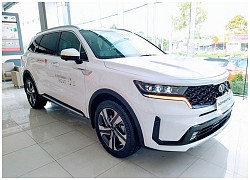 KIA Sorento 2021 phiên bản Premium thiếu trang bị gì so với Signature?