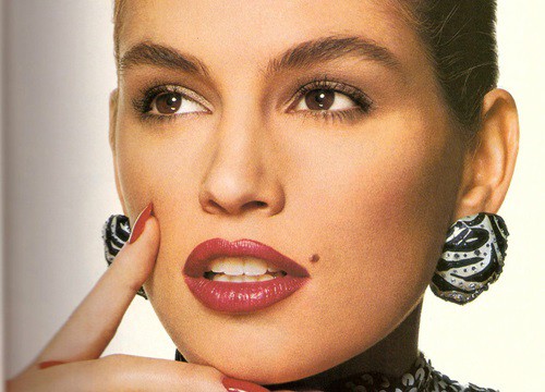 Nhan sắc ngày ấy - bây giờ của 2 "chân dài" huyền thoại Cindy Crawford, Kate Moss