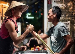 3 anh Tây kẹt lại vì Covid: 'Nếu không có người Việt, chắc chúng tôi đang ăn xin'